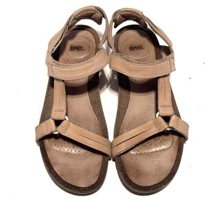 Teva Ysidro Low Universal Sandal